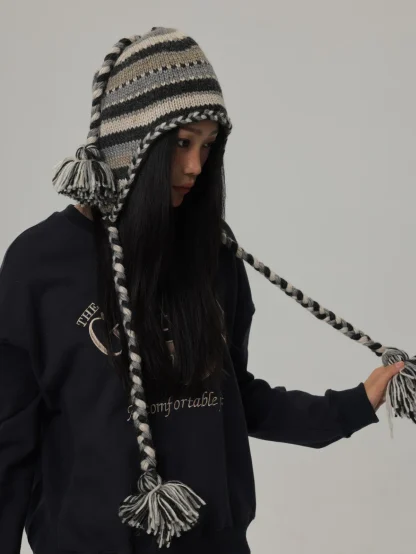 Stylish Knitted Trapper Hat with Striped Pattern - Image 5